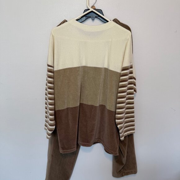 Casual Color Blocked Top with Matching Pants Size X-Large - Picture 3 of 5